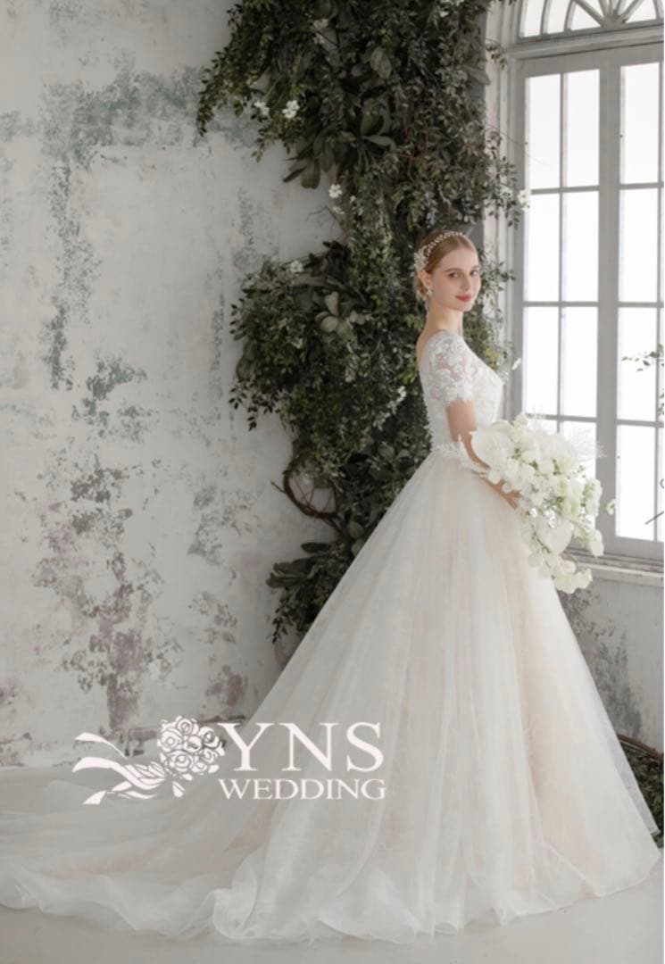 アイボリー レースウェディングドレス