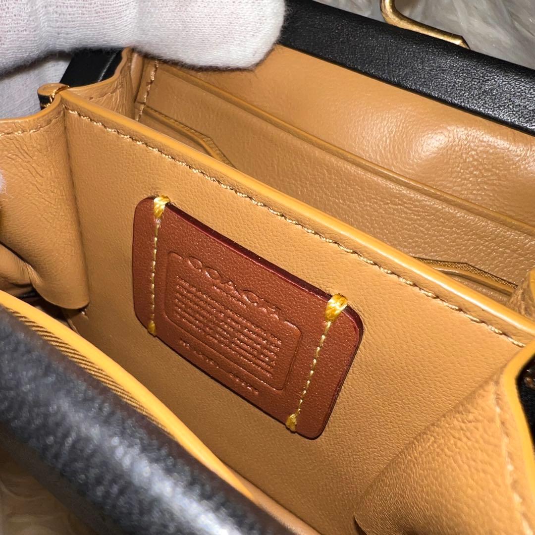 新品・未使用　※難あり　COACH キスロック ケース　がま口財布　レザー