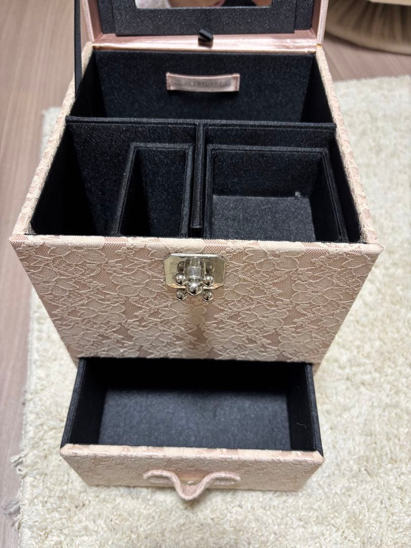 ジルスチュアート　2022限定メイクボックス