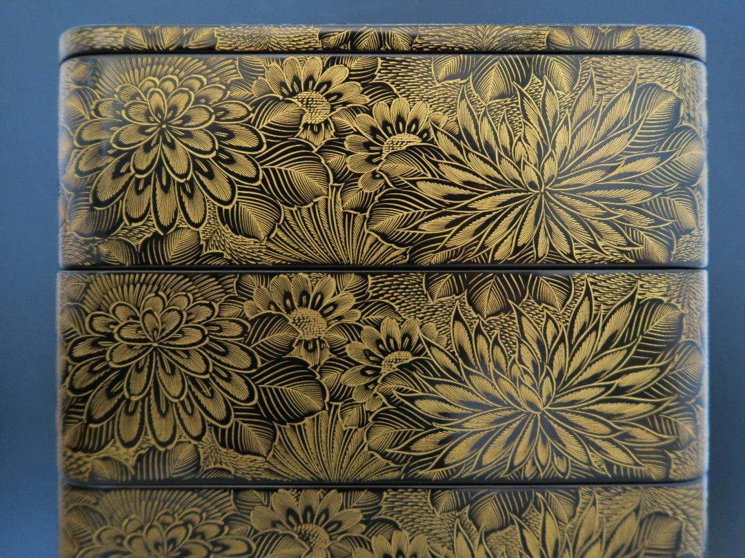 輪島塗】極上総菊詰沈金 五段重箱 内朱塗 隅丸 蓋横菊彫 天然木 共箱