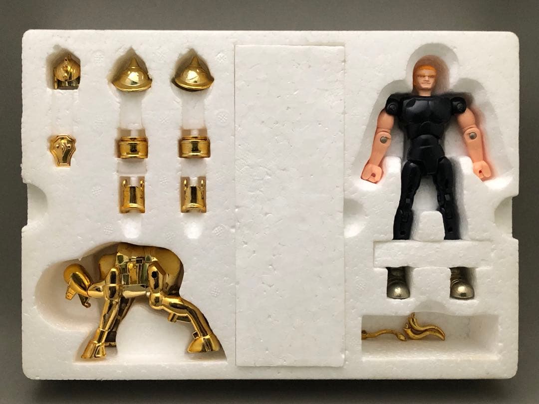 聖闘士星矢 タウラスクロス アルデバラン 牡牛座 ゴールドセイント フィギュア