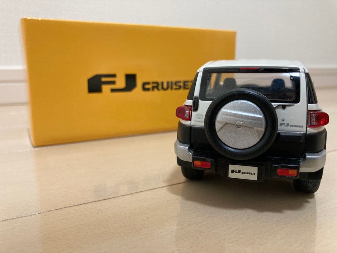 トヨタFJクルーザー　非売品　色見本