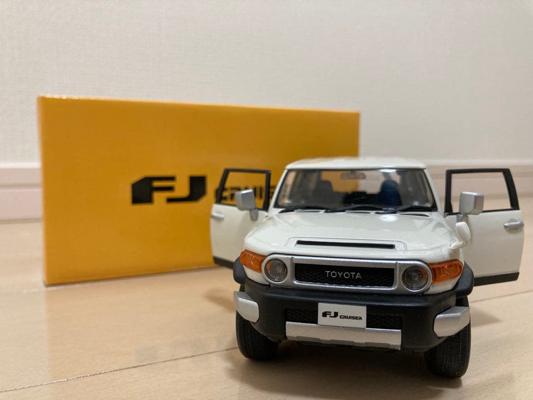 トヨタFJクルーザー　非売品　色見本