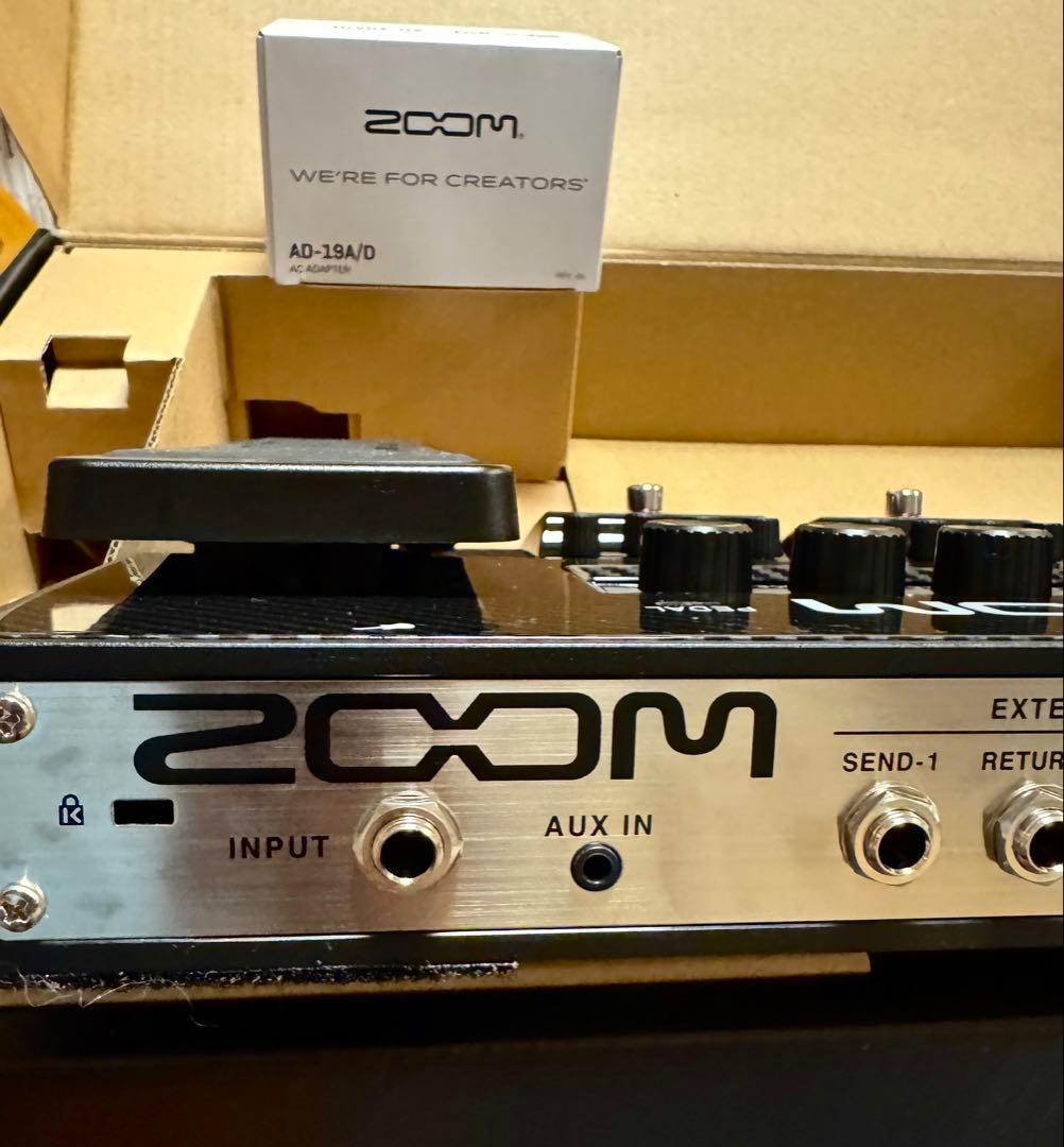 ZOOM G11 フラッグシップ マルチエフェクター 17000円相当のオマケ付