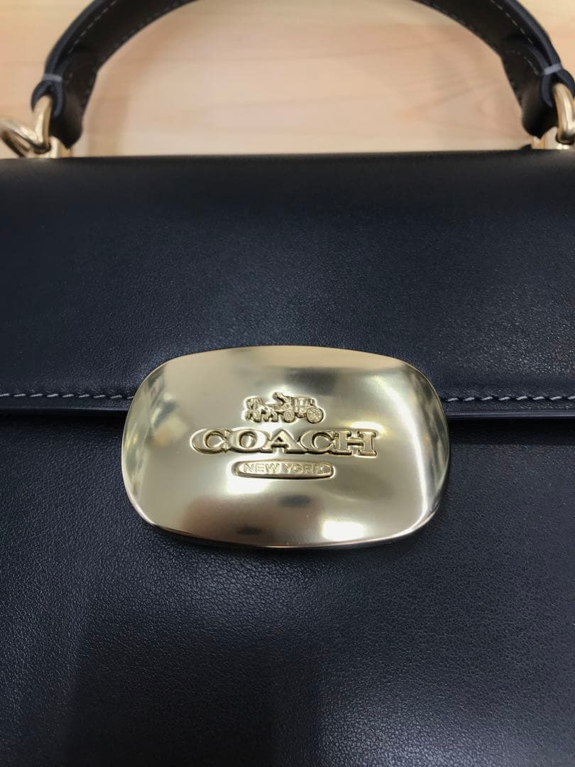 特売　【新品未使用】Coach 黒 レザー ハンドバッグ