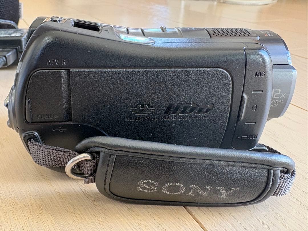 SONY HDR-SR12 フルハイビジョン　ナイトビジョン　ビデオカメラ