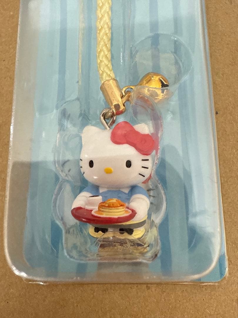 ご当地キティ　ハローキティ　ストラップ デニーズ限定　レア希少、人気