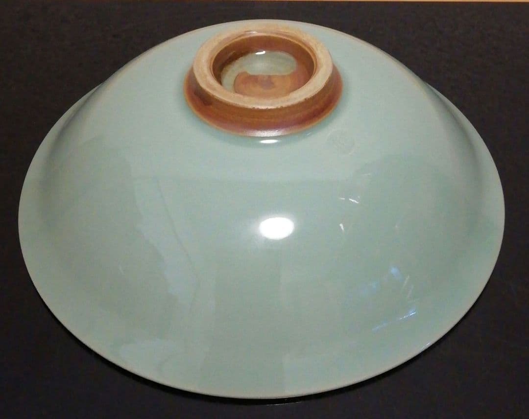 手塚玉堂作 青磁 魚文 茶碗 共箱 共布 略歴付 茶道具