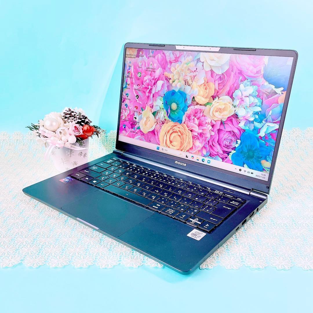 第10世代Corei7✨️16GB✨️小型軽量！黒ノートパソコンSSD薄型Win11