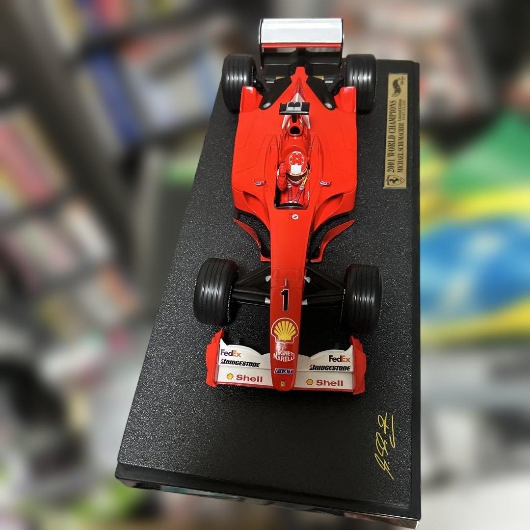 ミハエル・シューマッハ Ferrari F2001 ミニカー 1/18 限定版