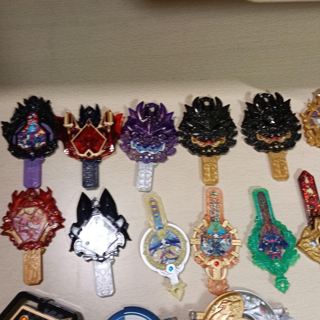 妖怪ウォッチまとめ売り　妖怪アーク DXアーク　 妖聖剣　　Yメダル　その他諸々