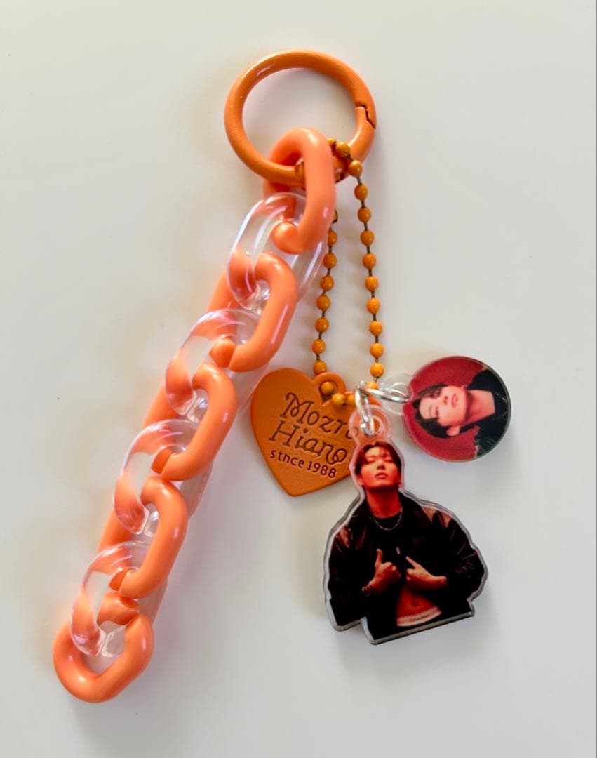 BTS ジョングク アクリルキーホルダー - メルカリ