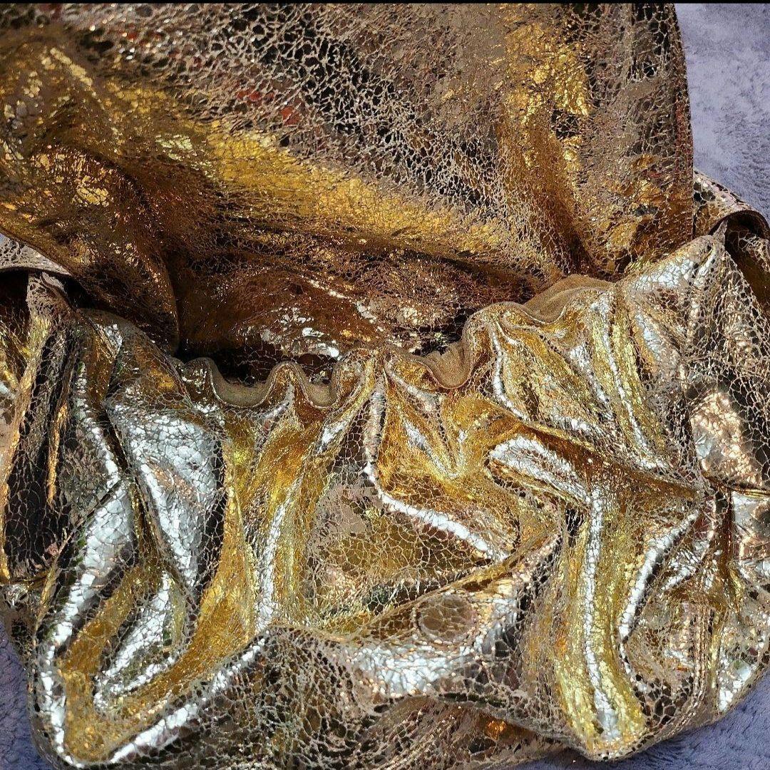 GIVENCHY　ジバンシー　プルート　ゴールドバック　キラキラ　金