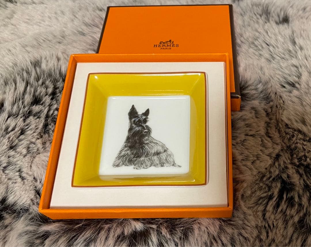 HERMES衣装箱新品と言って良い