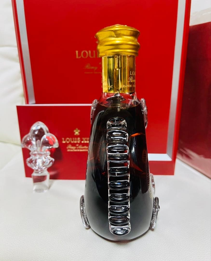 レミーマルタン ルイ13世バカラ替栓・展示台・化粧箱付き正規輸入品未開封