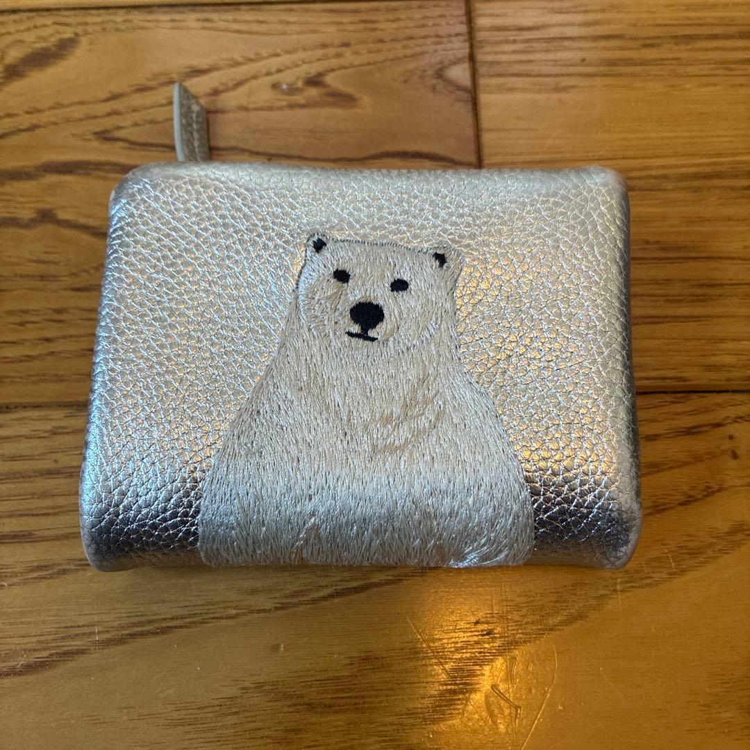 イアパピヨネ ear PAPILLONNER 白くま 折り財布 シルバー - メルカリ