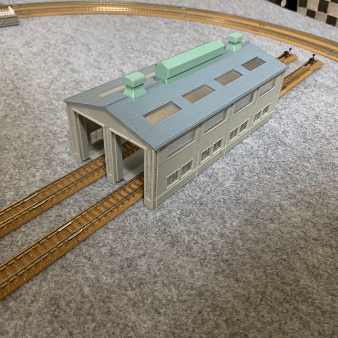 Nゲージ　トミックス製　跨線橋と機関庫のある複線ローカルレイアウトセット！