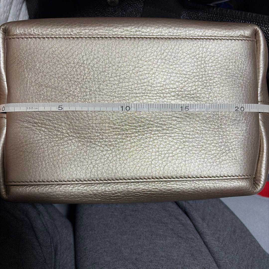 ヒロフ　メタリックゴールド レザー ハンドバッグ