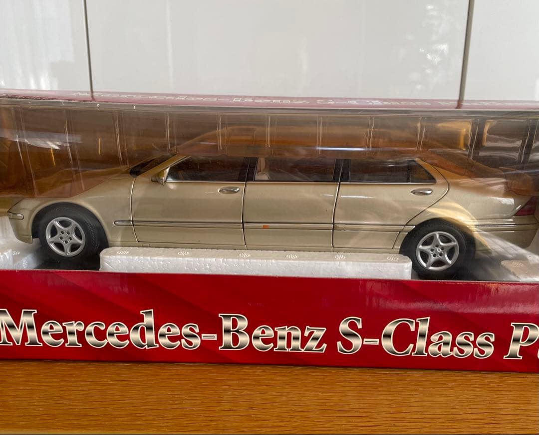 ミニカー Mercedes-Benz S-Class Pullman 1:18