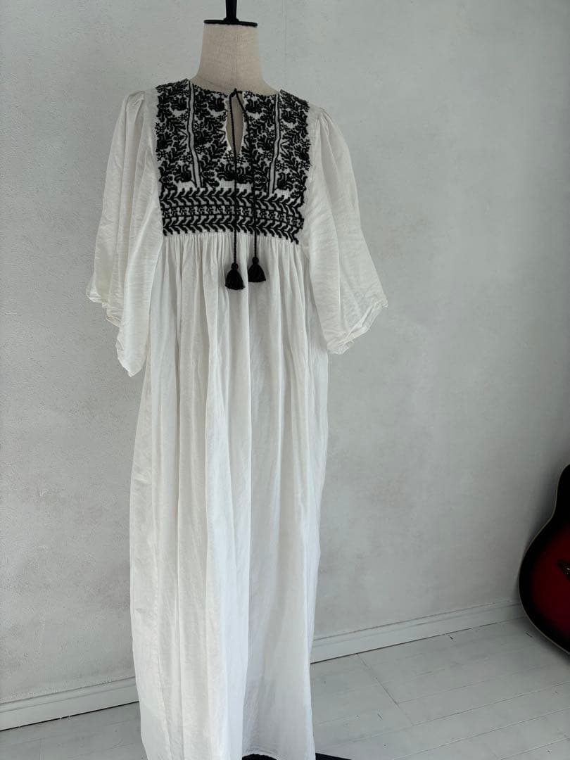 Leja】 スパンコール刺繍ビジューボタンフレアスリーブセットアップドレス