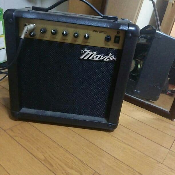 エレキギターとアンプ