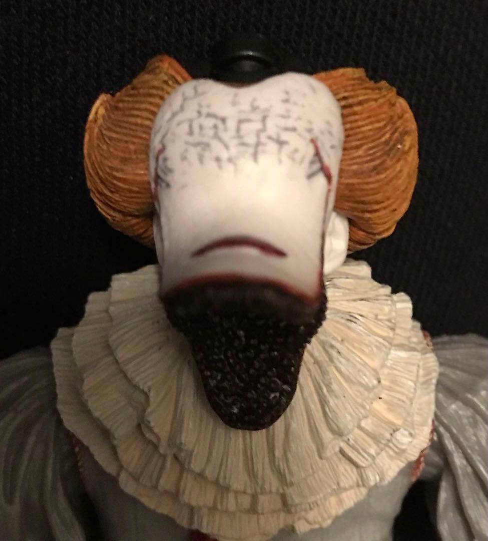 NECA アルティメットペニーワイズ ザ・ダンシング・クラウン フィギュア