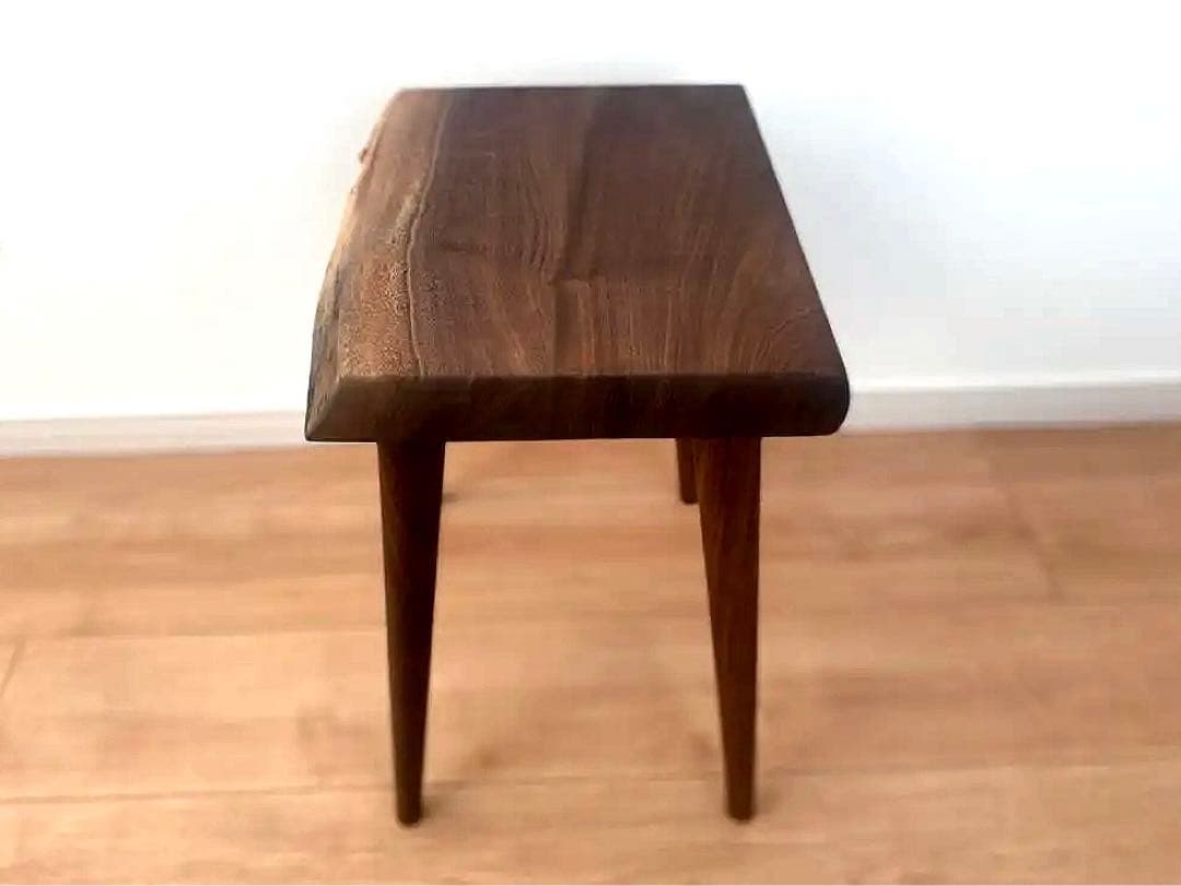 ブラックウォールナットの耳付きスツール