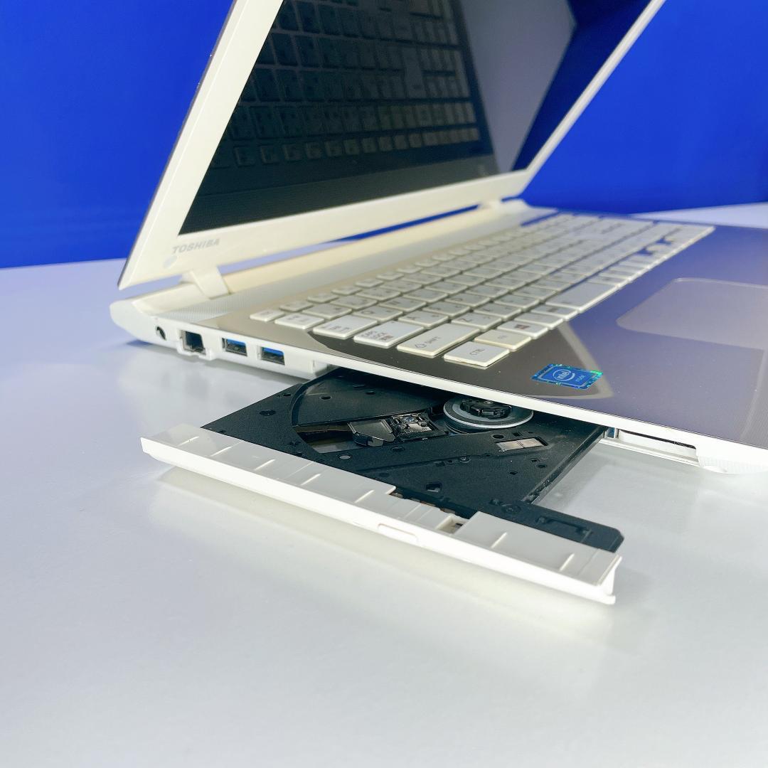 設定済✨快適SSD✨Windows11✨ゴールド✨東芝カメラ付ノートパソコン薄型