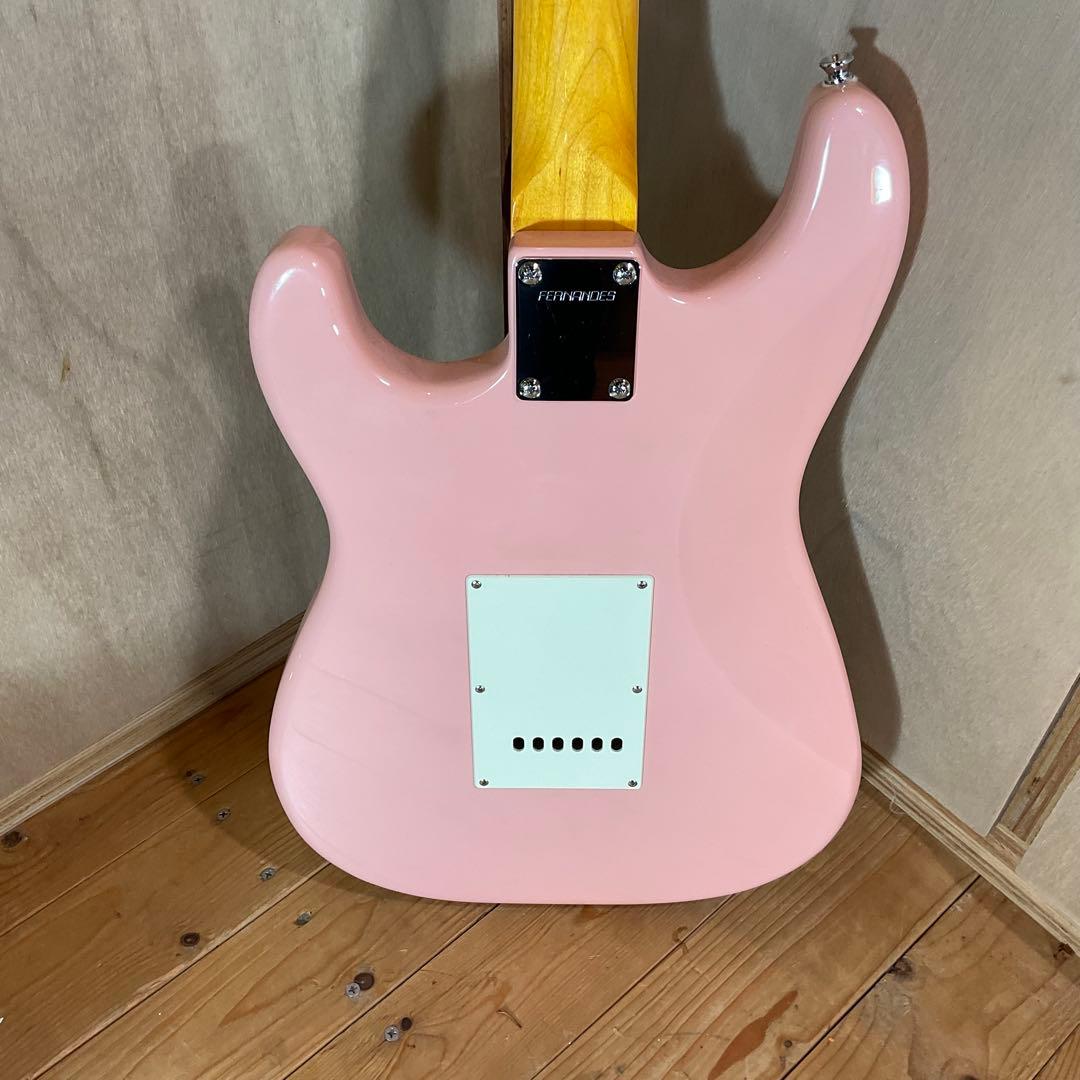 極美品！フェルナンデス エレキギター ストラトキャスター タイプ ピンク