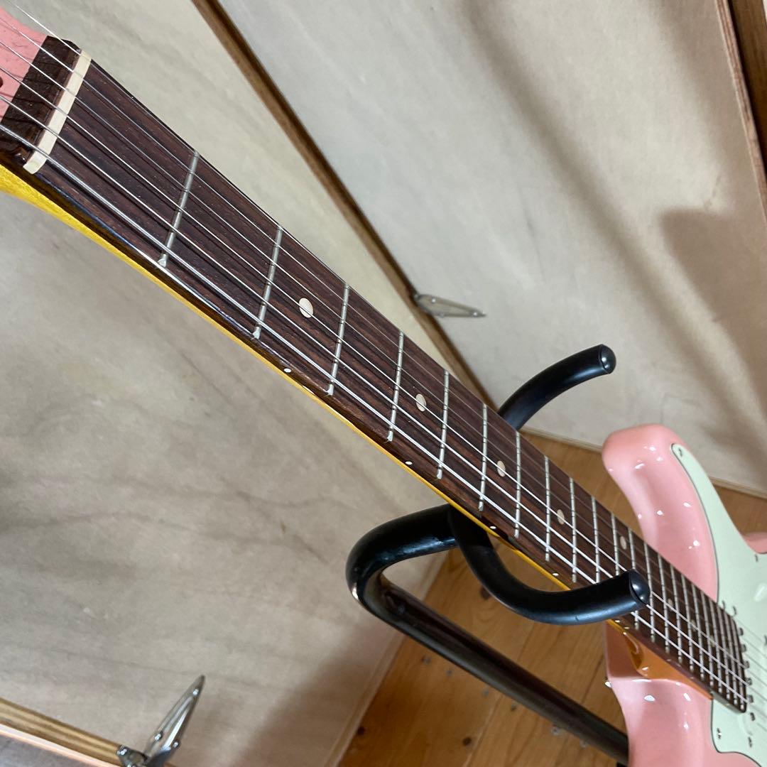 極美品！フェルナンデス エレキギター ストラトキャスター タイプ ピンク