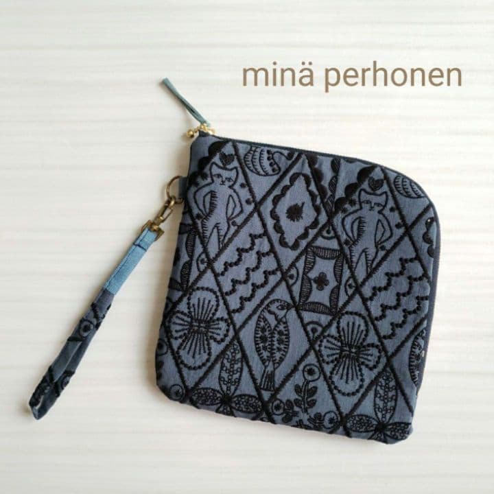 ✩ハッピー＊✩ミナペルホネン　ころんとミニポーチ　シンフォニー　ヴィレッジ