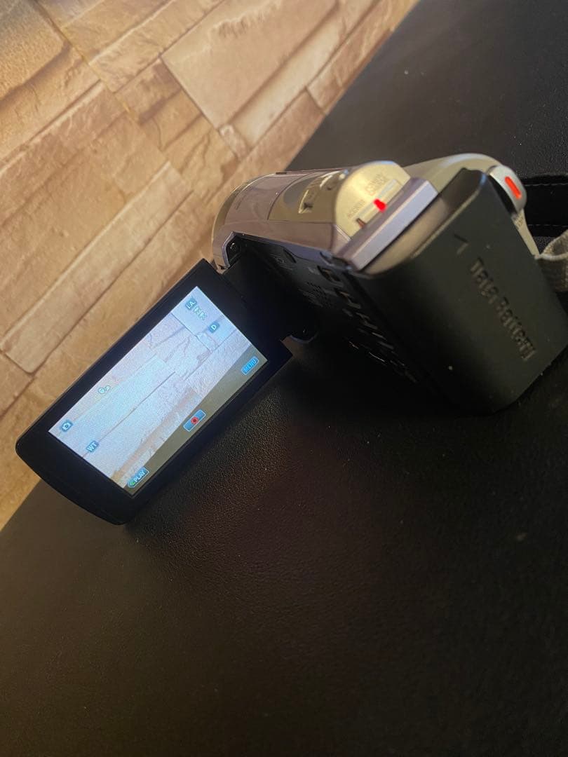 【動作確認ＯＫ】JVC Everio GZ-E310-V 三脚　バッテリー2個