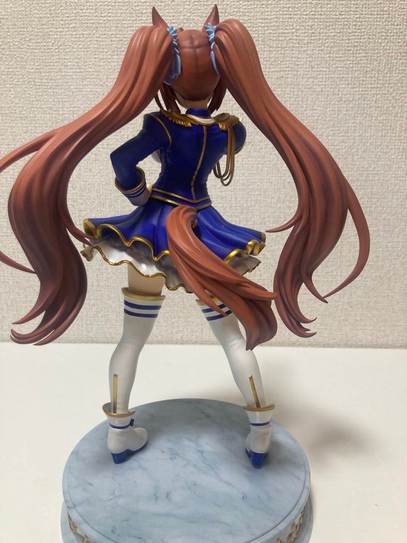 ウマ娘　ダイワスカーレット　フィギュア