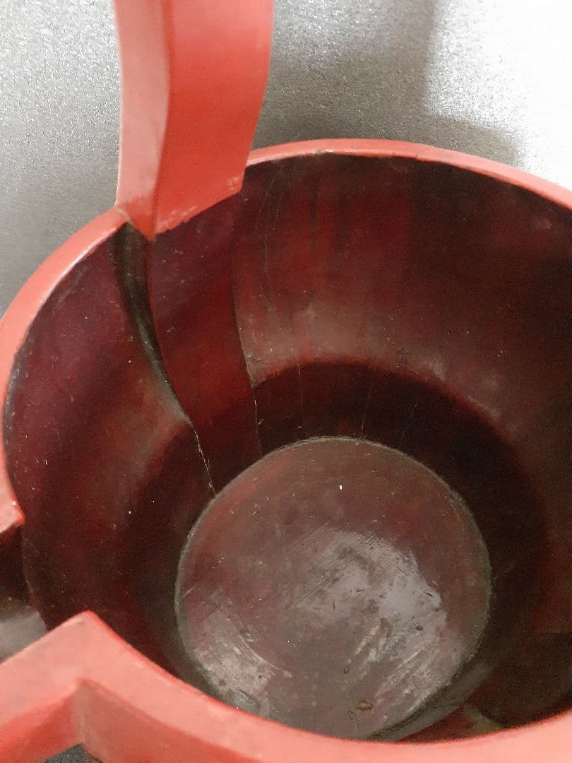 李朝漆器朝鮮古民具韓国古玩朱漆塗り手付き透かし造蝙蝠図片口手桶