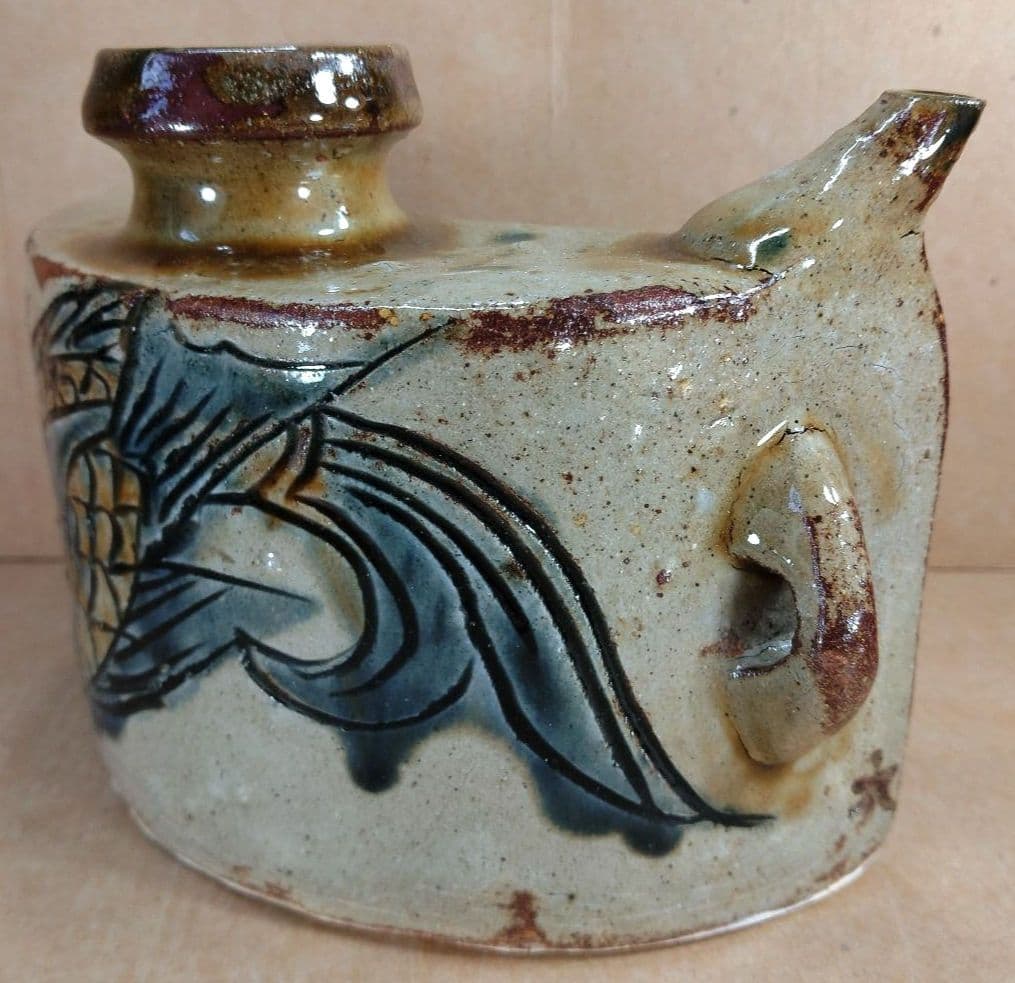 【本物保証】金城次郎 魚紋抱瓶 共箱 栞 壷屋焼 やちむん 人間国宝 無傷