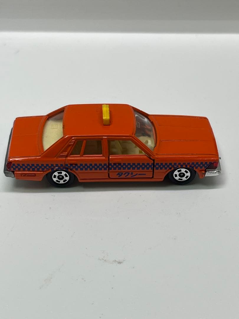 トミカ 黒箱 28 -4-7 ニッサン セドリック タクシー セットバラ