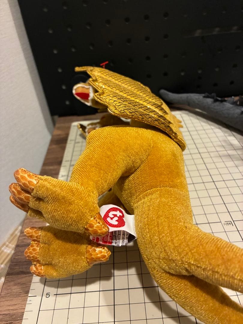 ゴジラ　キングギドラ　ぬいぐるみ