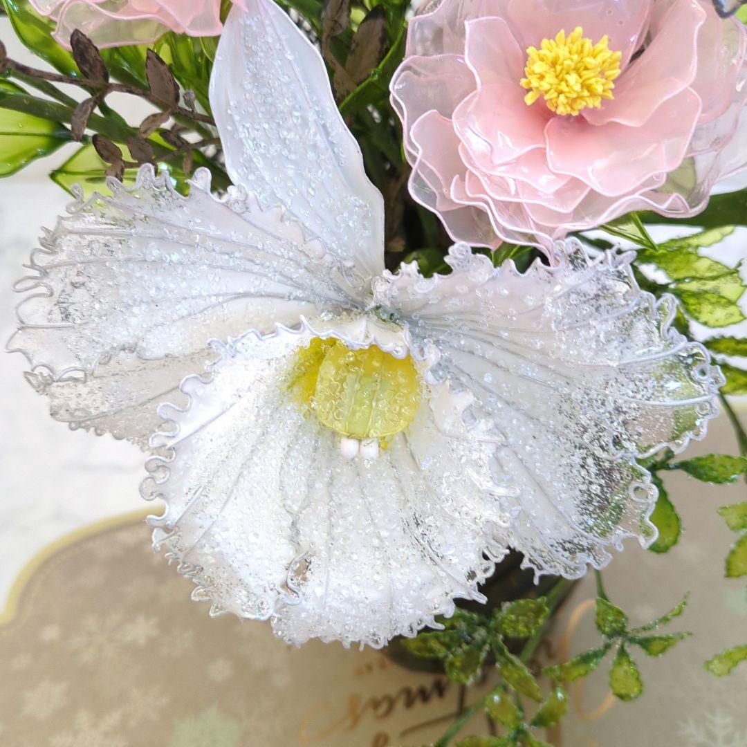 アメリカンフラワー　カトレア、バラアレンジメント