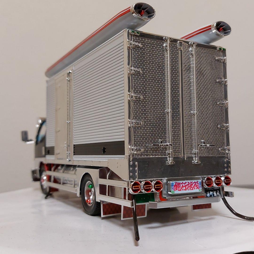 デコトラ アオシマ 1/32 三菱 ふそう キャンター 完成品 - メルカリ