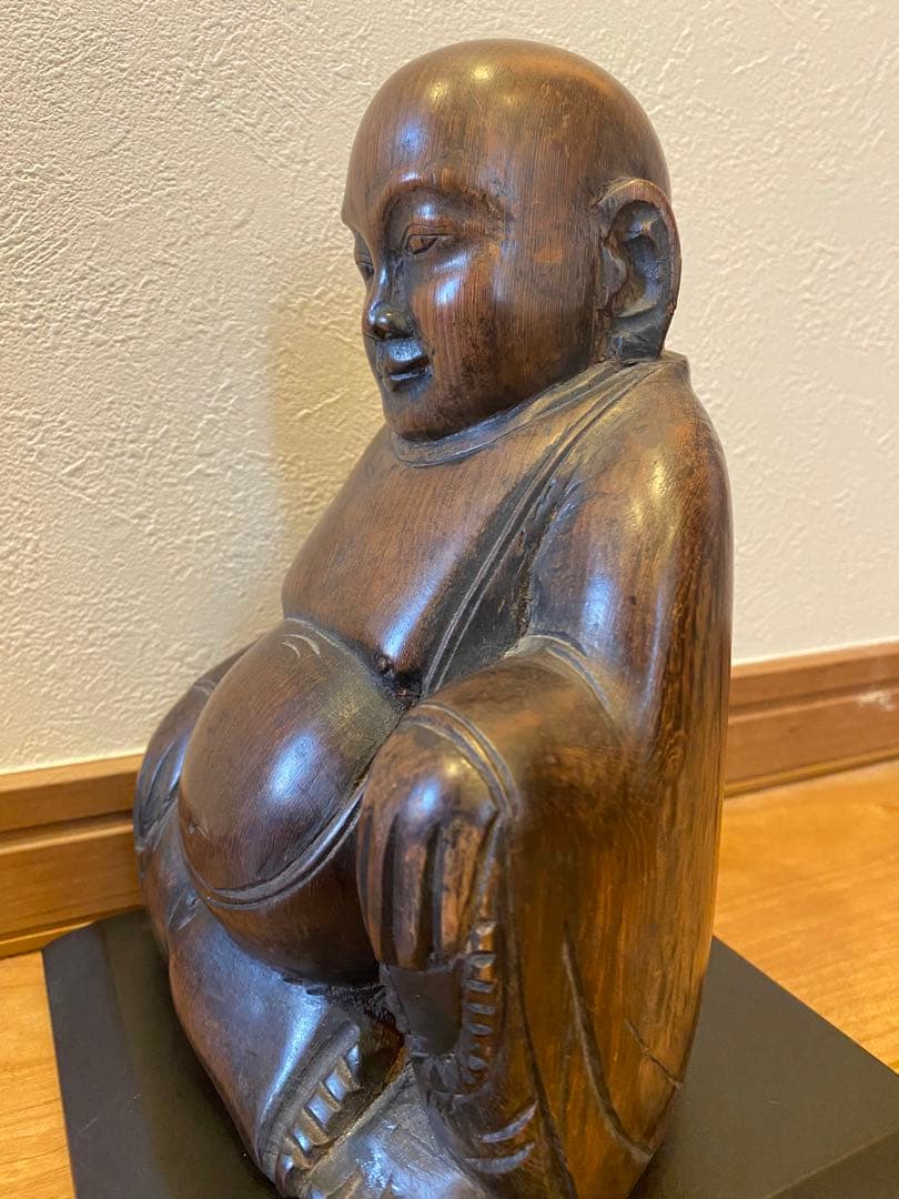 紫檀、黑檀彫刻布袋座佛像、高さ22cm重さ1799g 紫檀、黑檀彫刻布袋座佛像、高さ22cm重さ1799g 【公式通販】