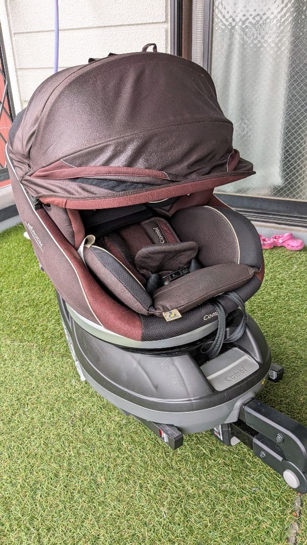 Combi 回転式チャイルドシート ブラウンコンビISOFIX
