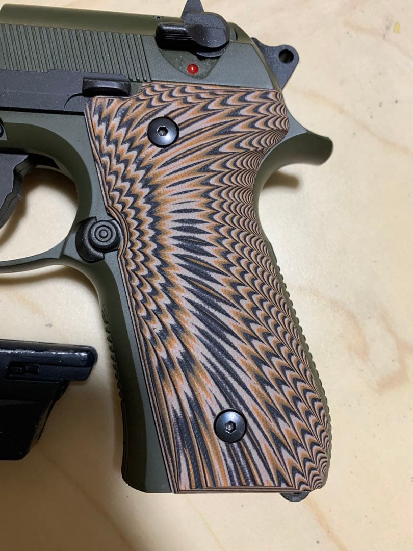 レア物WAウェスタンアームズベレッタM9A1 G10グリップ　オリーブ色