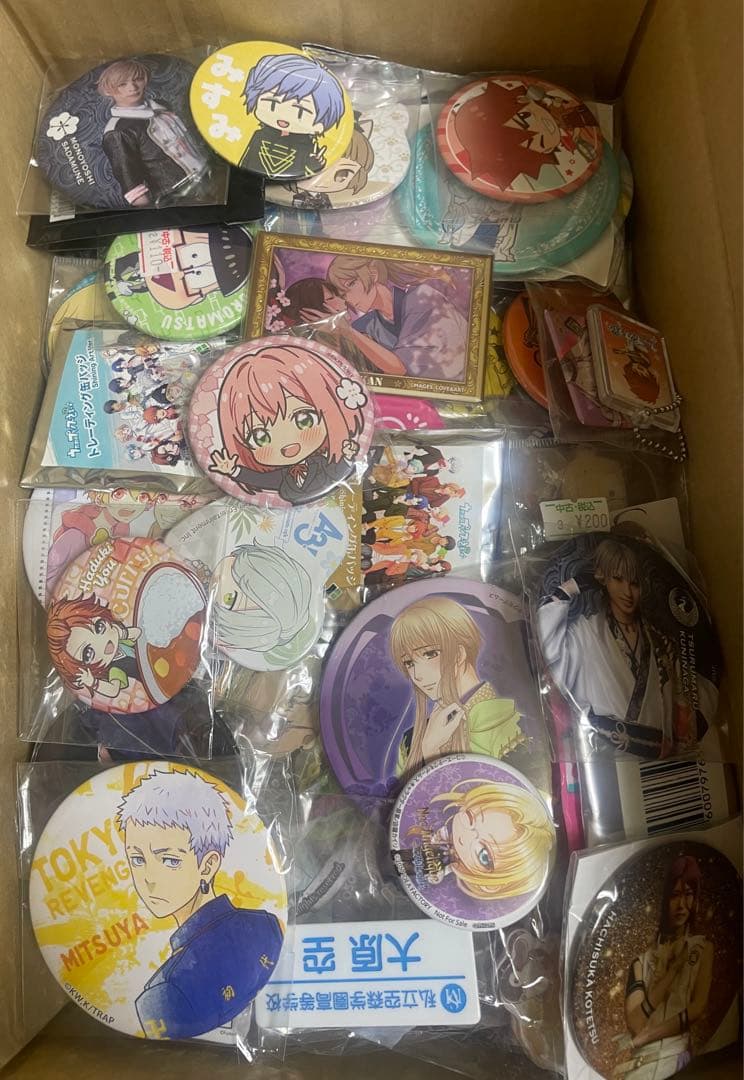 アニメグッズ】ノンジャンル 大量 セット まとめ売り 缶バッジ アクスタ