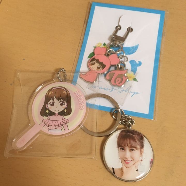 twice キーホルダー モモ