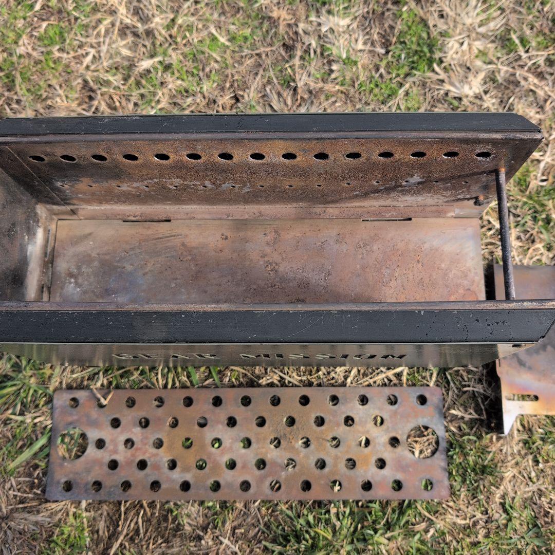 GEAR MISSION 2次燃焼焚き火台 オリーブ 専用ケース、五徳付き