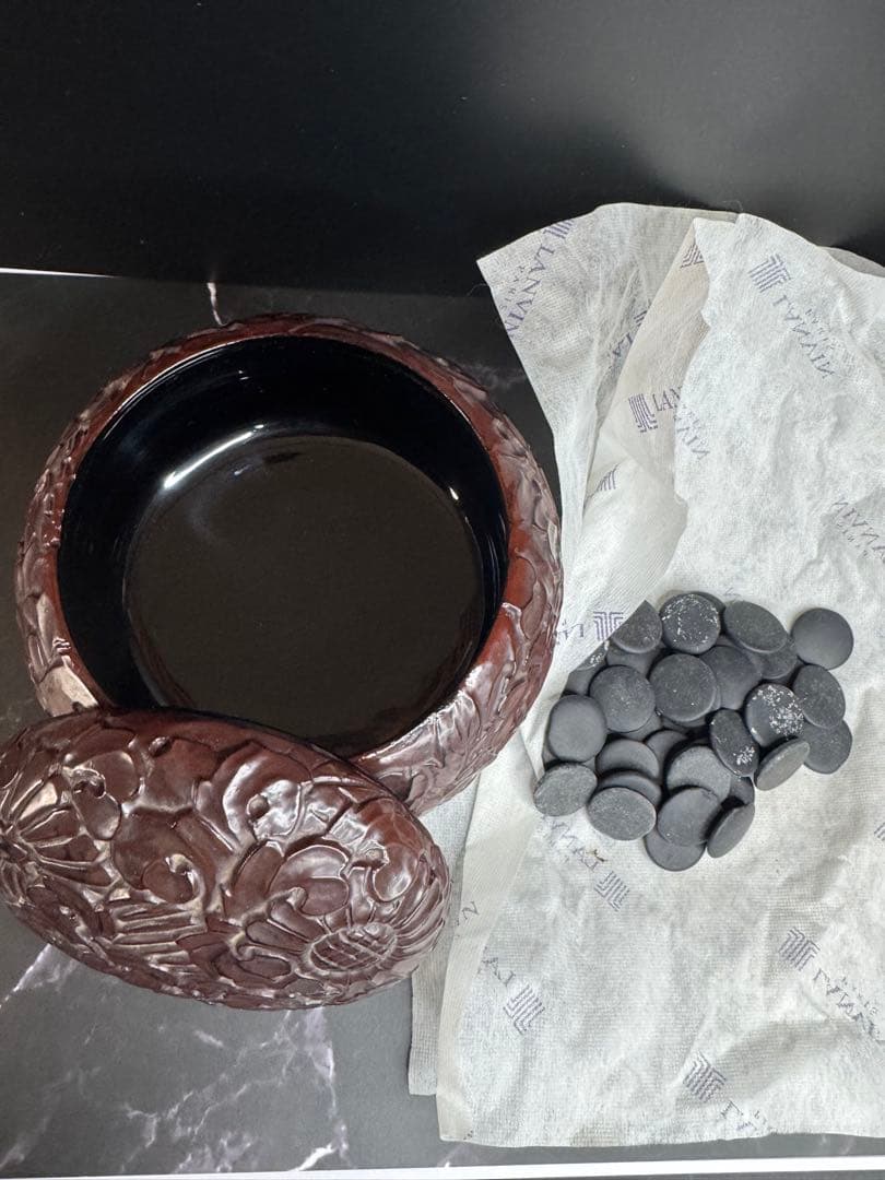 鎌倉彫　漆塗り碁笥2個セット　碁石付き