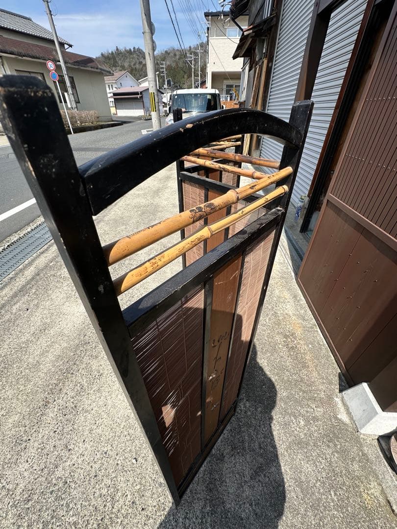 古いオシャレな衝立です。4つ折り 高さ120㌢4枚幅160㌢（40㌢/1枚）