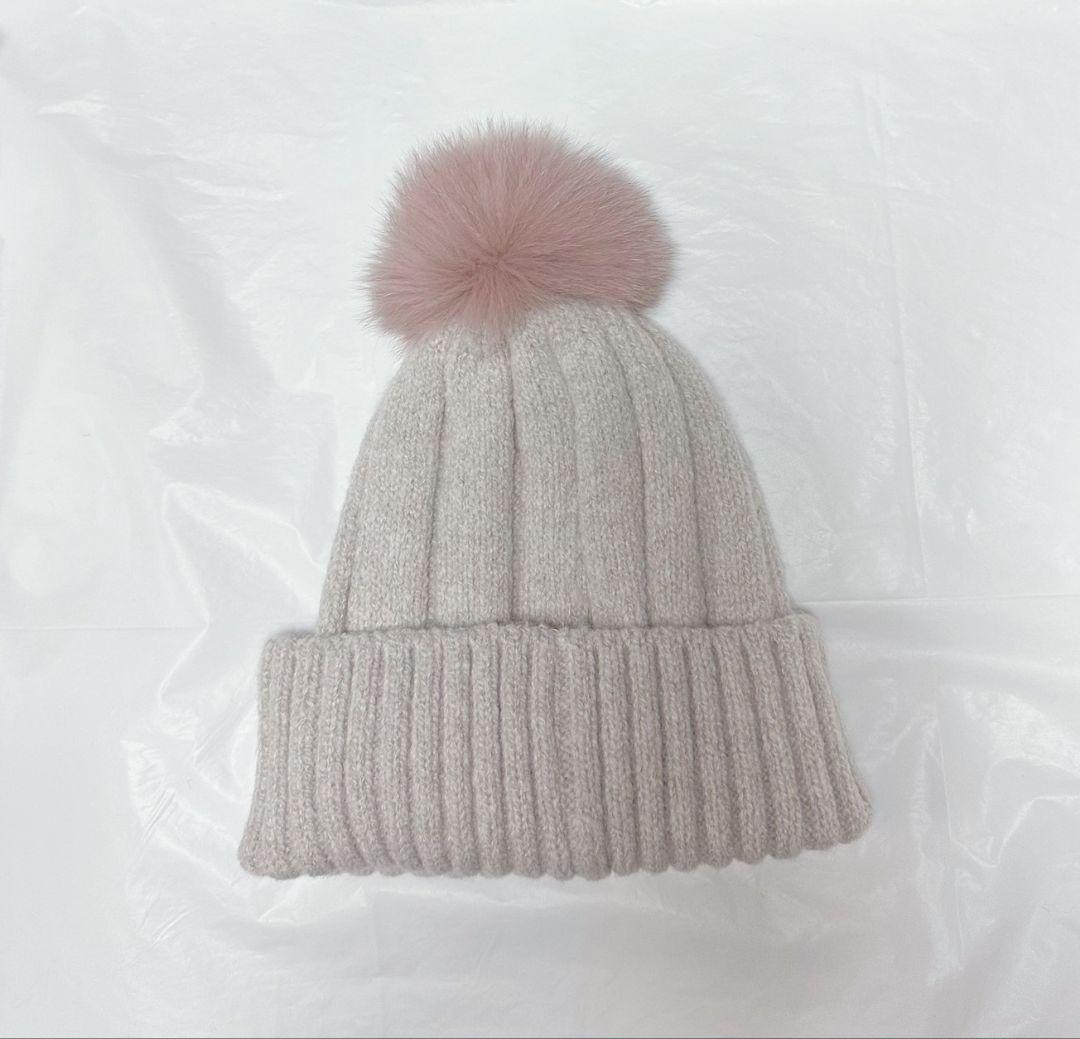 CHANEL ポンポン付きニット帽 ベージュ - メルカリ