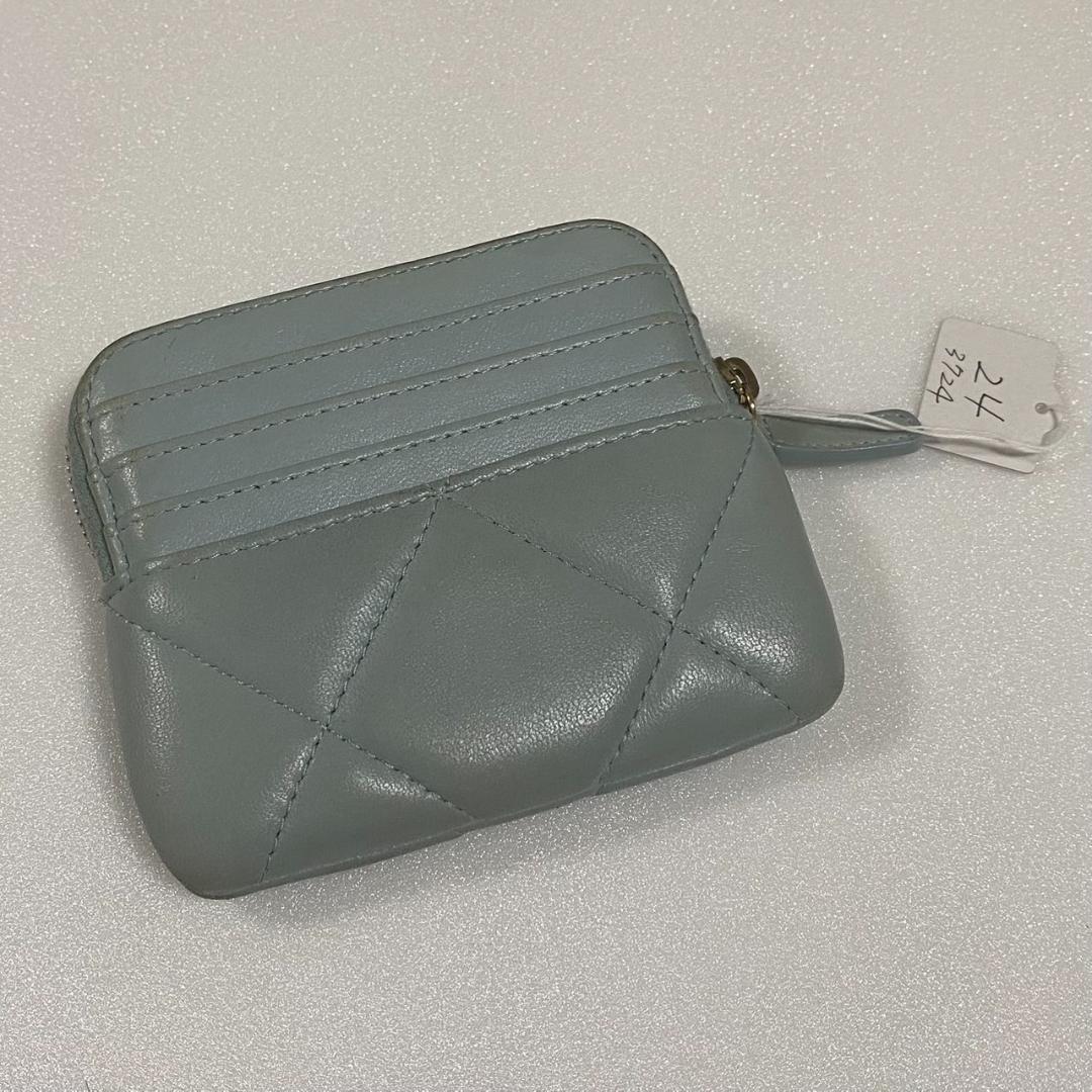 CHANEL シャネル ライトブルー ジッパー ケース 財布 キルティング