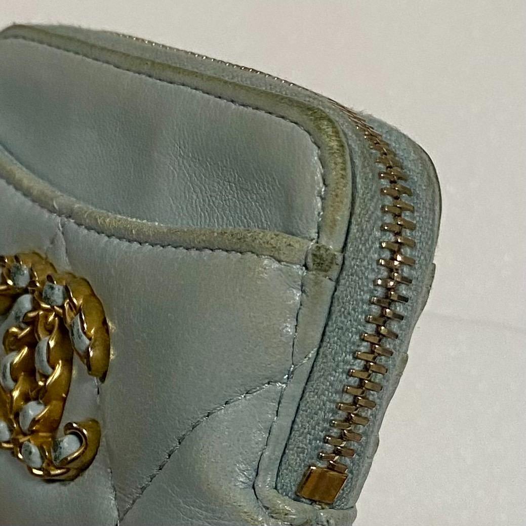 CHANEL シャネル ライトブルー ジッパー ケース 財布 キルティング
